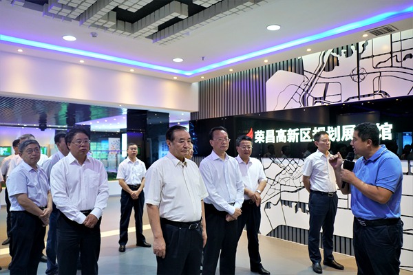 考察荣昌高新规划展览馆.JPG