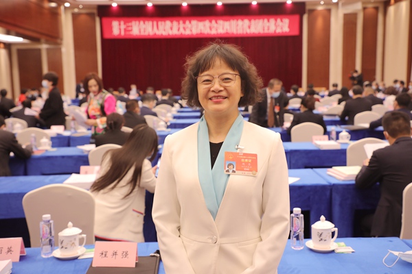 魏琴 2021全国两会.jpg