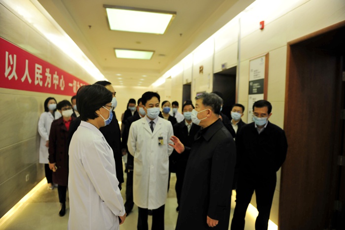 调研组在协和医院调研.JPG