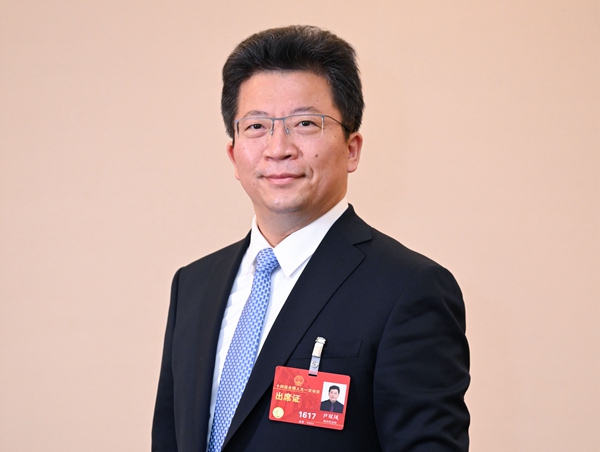 尹双凤代表 唐俊 摄.jpg