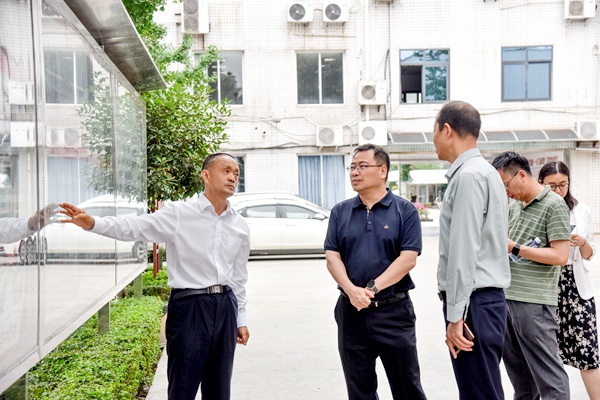 农工党四川省委到德阳开展中医药产业链创新链融合发展重点调研 - 复件(1).jpg