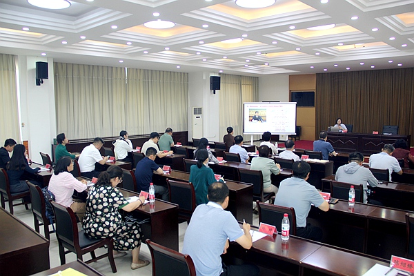 辅导报告会会场.jpg