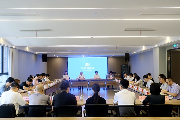 前进思政课全景.jpg