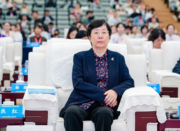 焦红.jpg