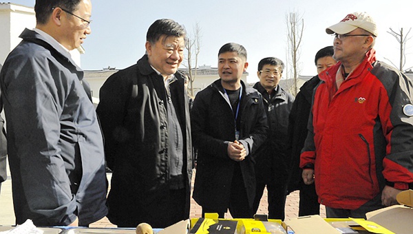 陈竺赴大方考察农工党定点帮扶工作