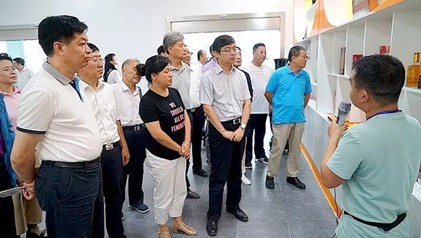 农工党中央及全国各省级组织赴贵州省大方县开展定点扶贫...